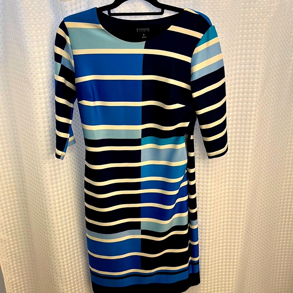 Classy dress!  Size 8 *GREAT* Condition